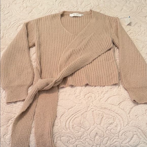 Astr Beige V-Neck Wrap Sweater - Picture 5 of 6